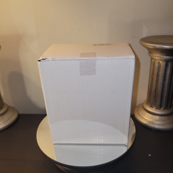 Baby dragon with crystal egg figurine - Picture 2 of 4